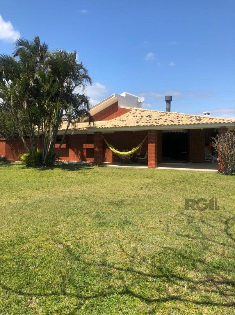 Casa, 4 quartos, 210 m² - Foto 1