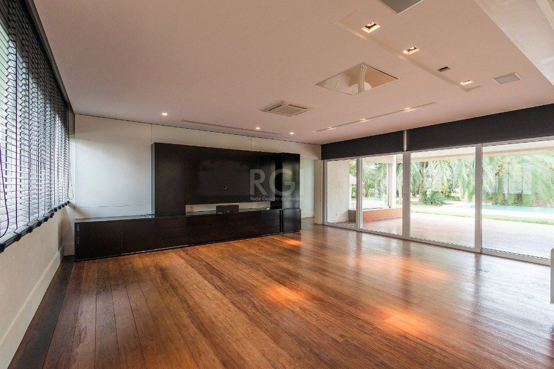 Casa de Condomínio à venda com 4 quartos, 664m² - Foto 1