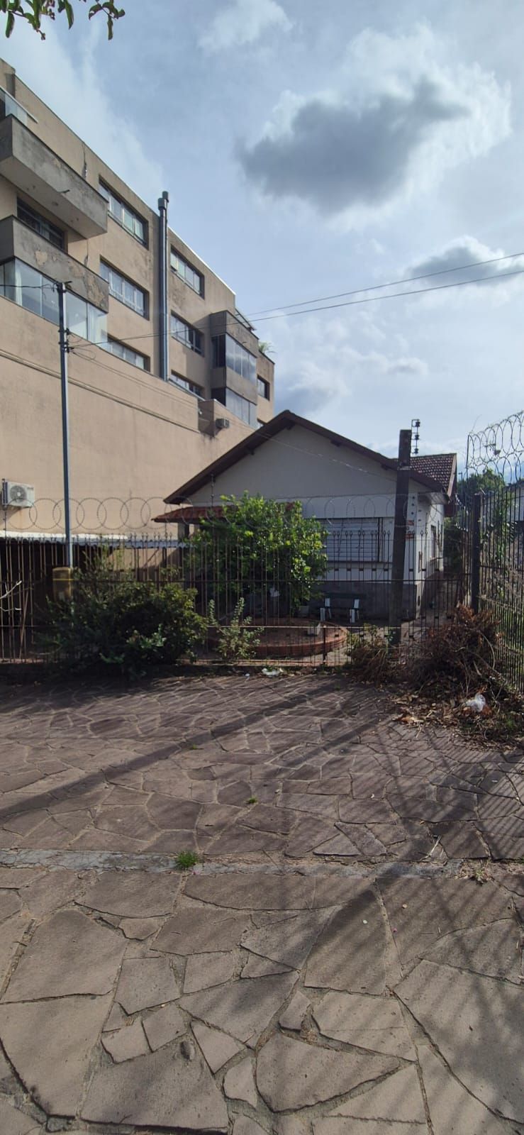 Terreno com excelente localização, medindo :