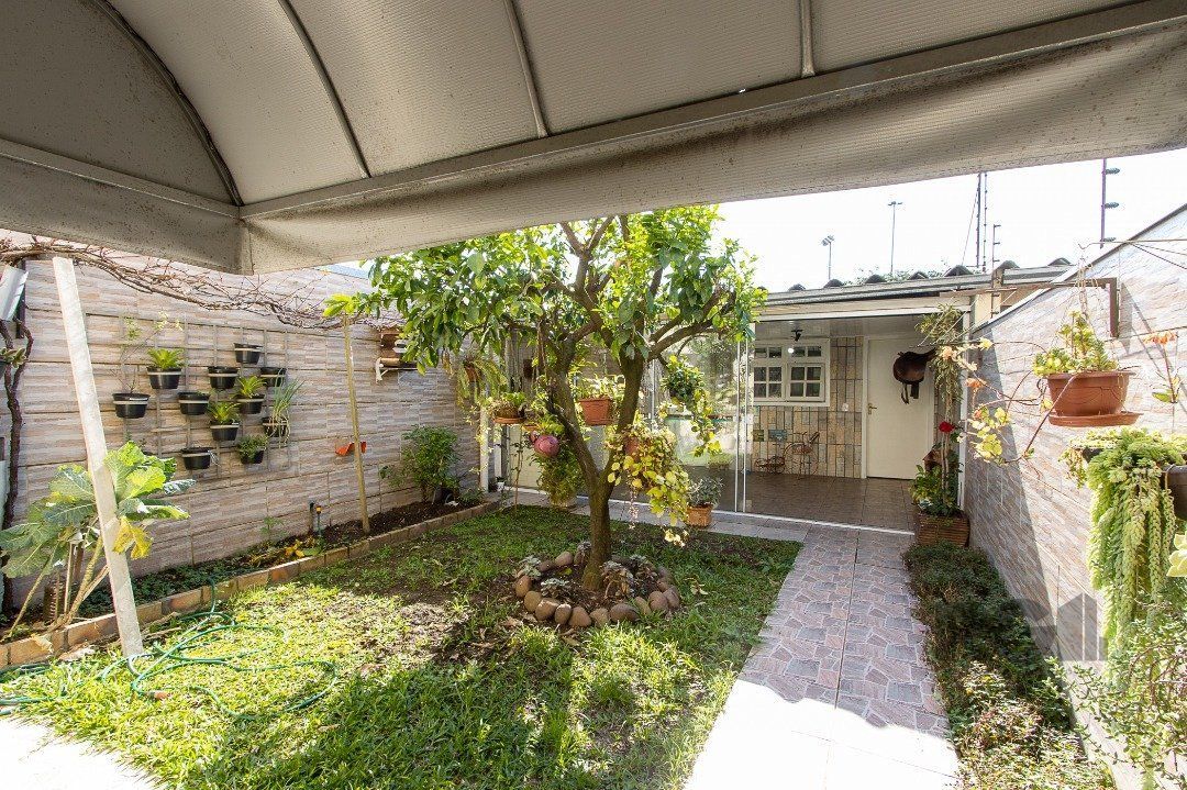 Casa à venda com 3 quartos, 202m² - Foto 15
