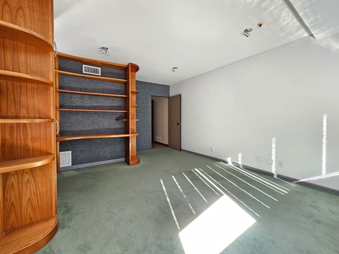 Sala comercial para locação no bairro Moinhos de vento