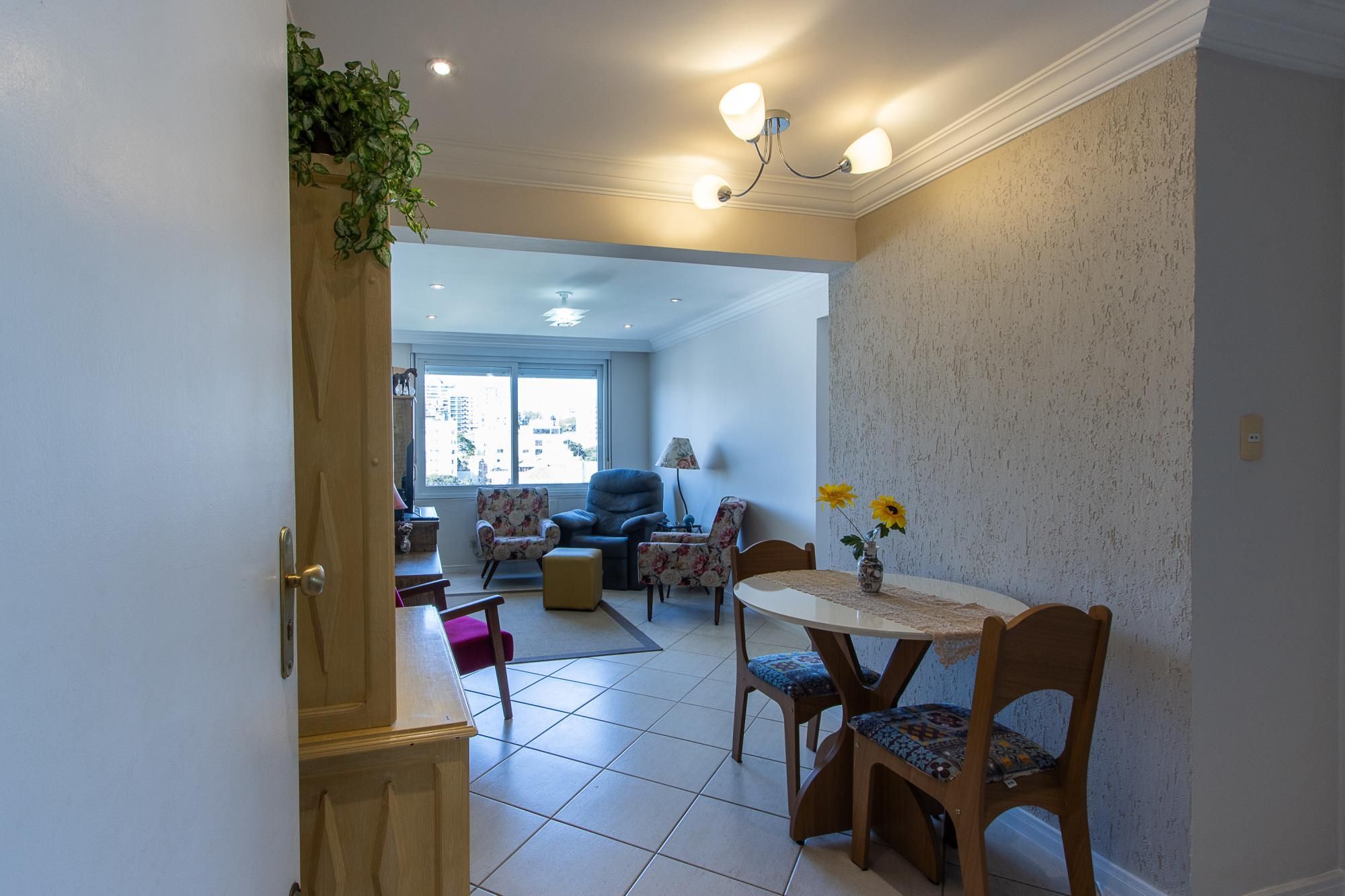 Cobertura com 2 dormitórios, incluindo 1 suíte.