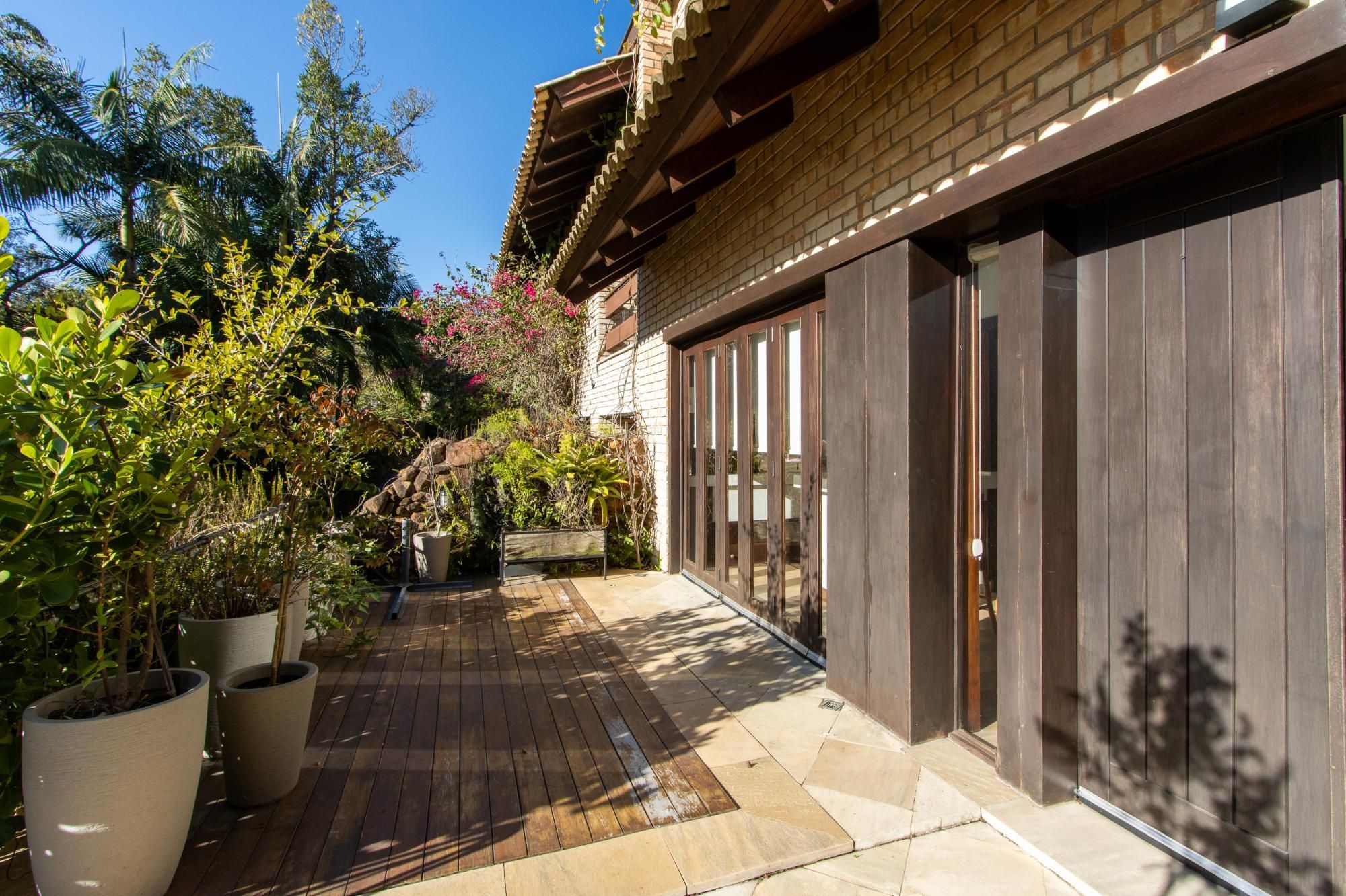 Casa de Condomínio à venda com 3 quartos, 421m² - Foto 3