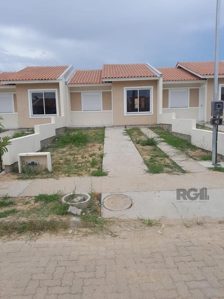 Casa 2 dormitórios no bairro Restinga