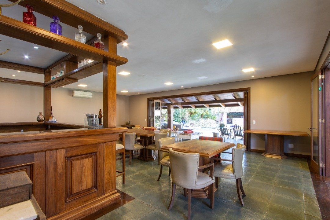 Casa de Condomínio à venda com 8 quartos, 1350m² - Foto 23