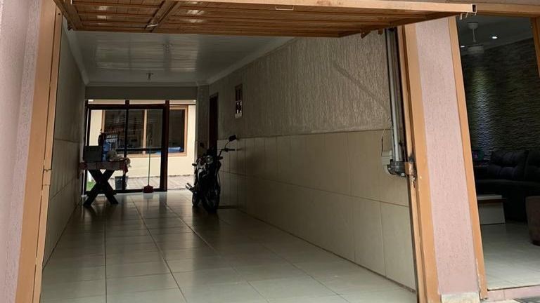 Casa à venda com 5 quartos, 157m² - Foto 3
