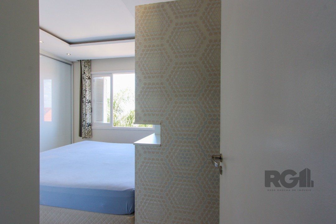 Casa de Condomínio à venda com 3 quartos, 222m² - Foto 28