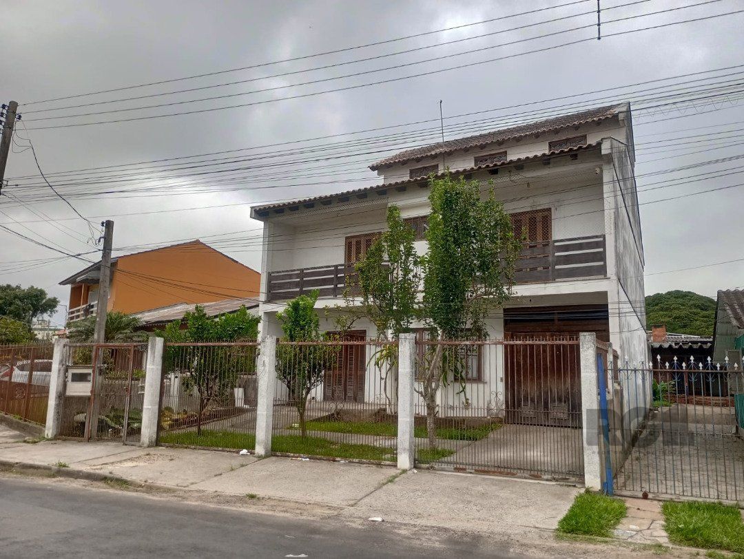 Casa à venda com 5 quartos, 252m² - Foto 2