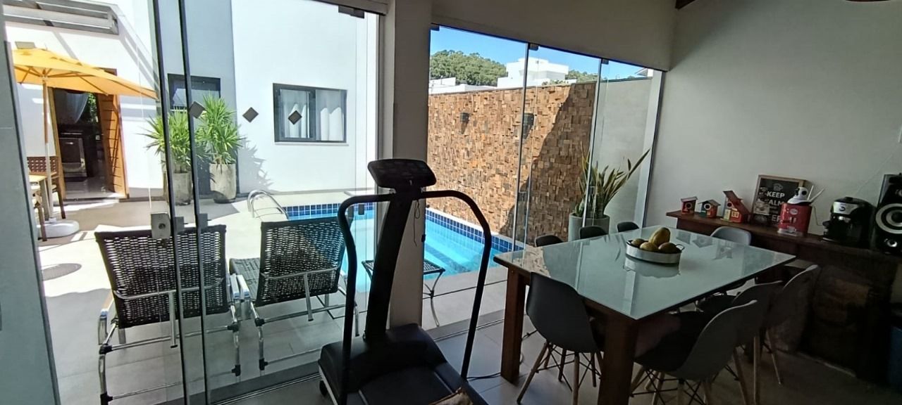 Casa à venda com 4 quartos, 180m² - Foto 34