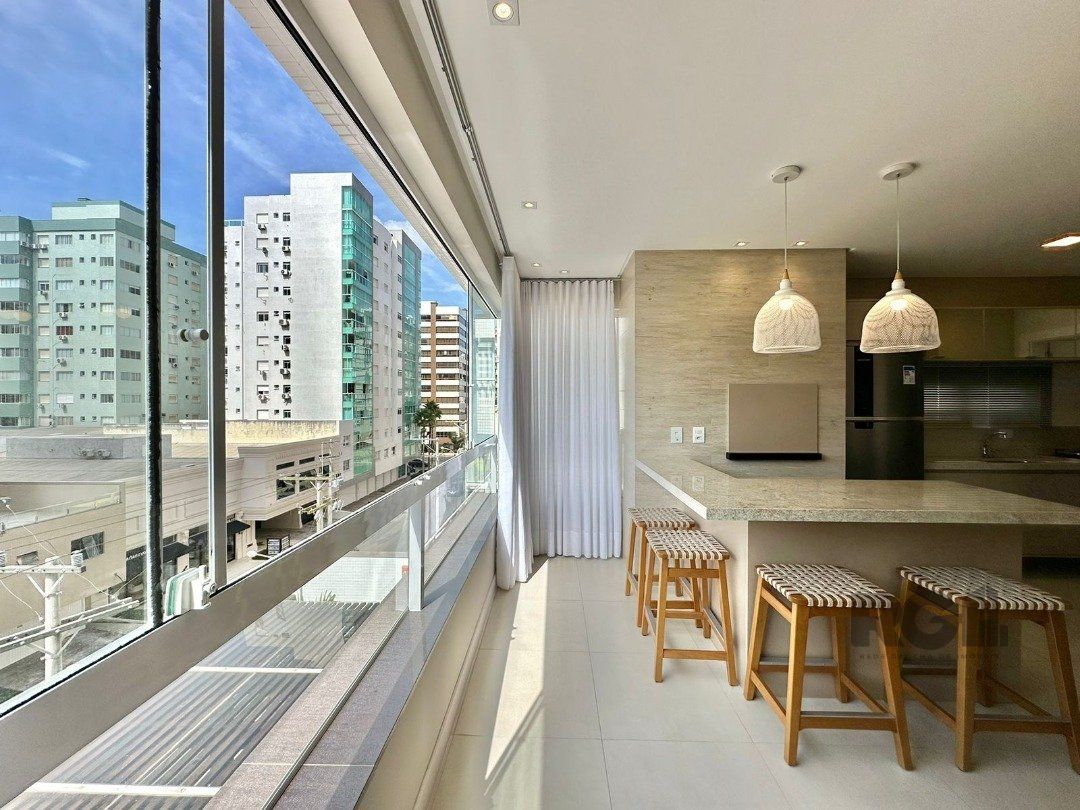 Apartamento à venda com 2 quartos, 112m² - Foto 2