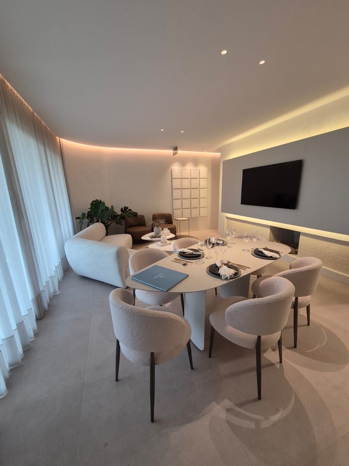 Golden Lake | 142m² Privativos | 4 Suítes | 3 Vagas | Vista para o Guaíba