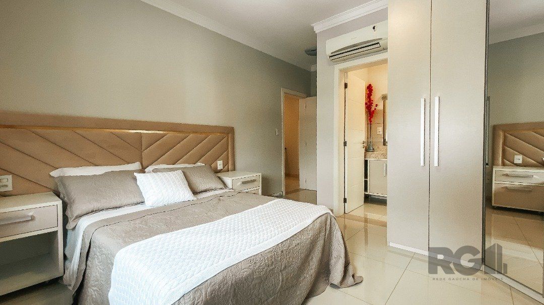 Casa de Condomínio à venda com 5 quartos, 291m² - Foto 4