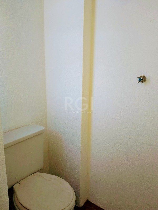 Apartamento à venda com 2 quartos, 75m² - Foto 2