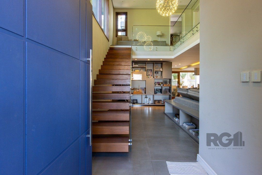 Casa de Condomínio à venda com 3 quartos, 231m² - Foto 4