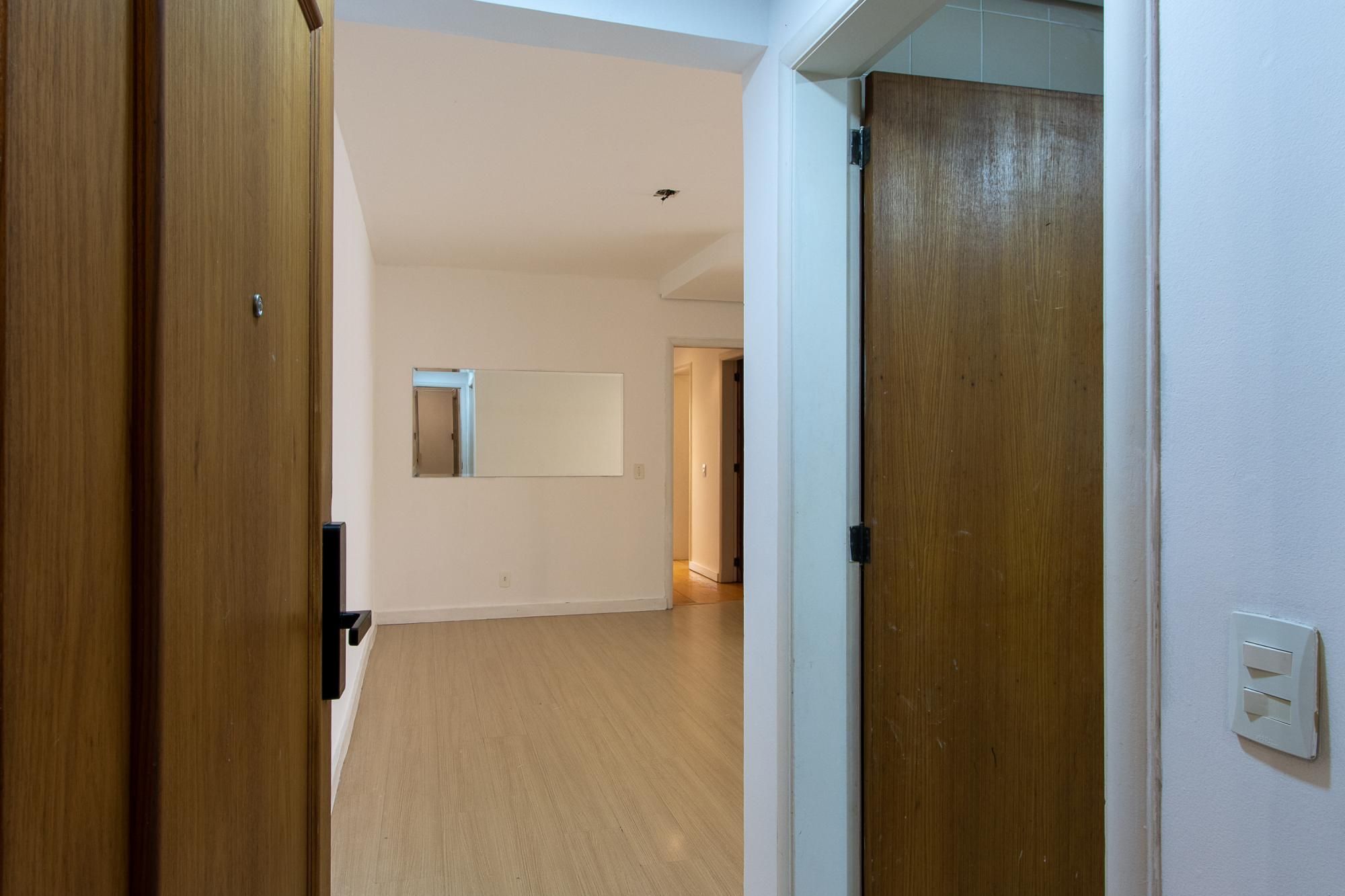 Apartamento amplo à venda em localização privilegiada