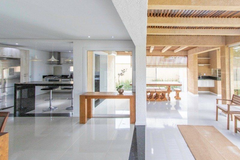 Casa de Condomínio à venda com 4 quartos, 320m² - Foto 9