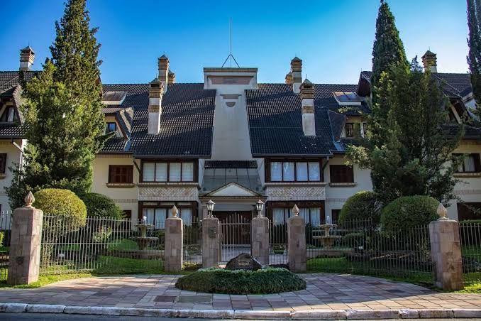 Apartamento Duplex de Luxo em Gramado com Vista Panorâmica de Tirar o Fôlego!