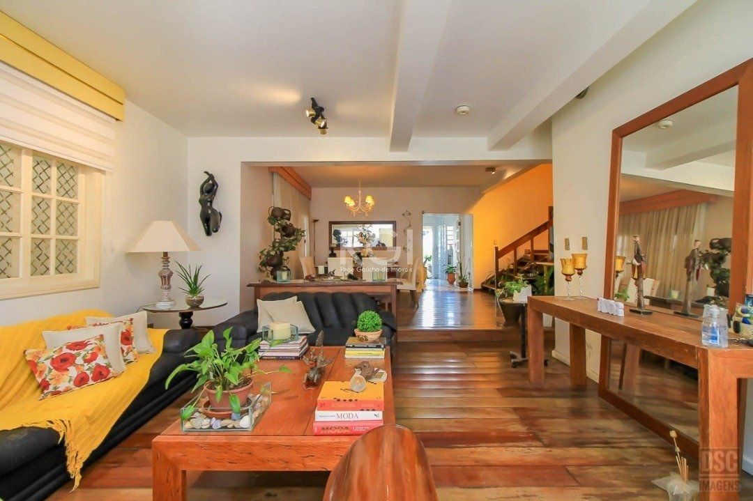 Casa, 4 quartos, 300 m² - Foto 1