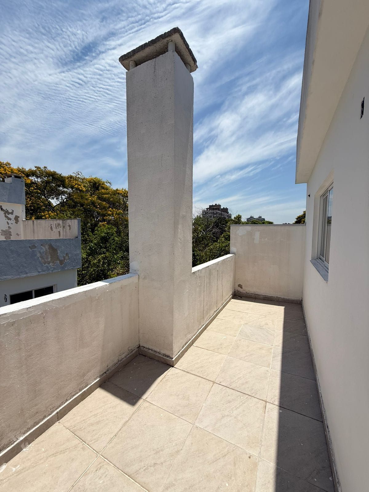 Casa nova em condominio a venda em Porto Alegre
