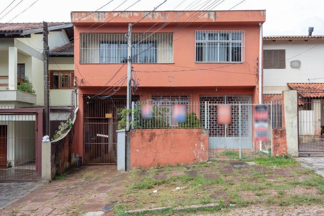 Casa para Venda - 220m², 3 dormitórios, sendo 2 suites, 2 vagas - Coronel Aparício Borges