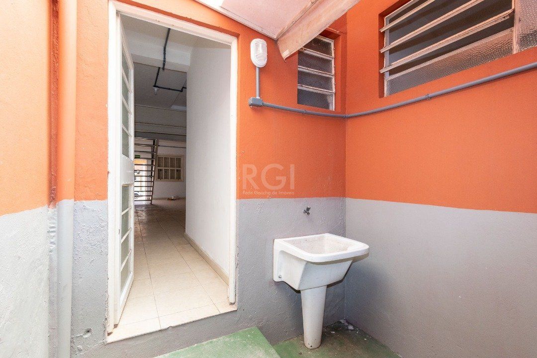 Casa à venda com 3 quartos, 232m² - Foto 14