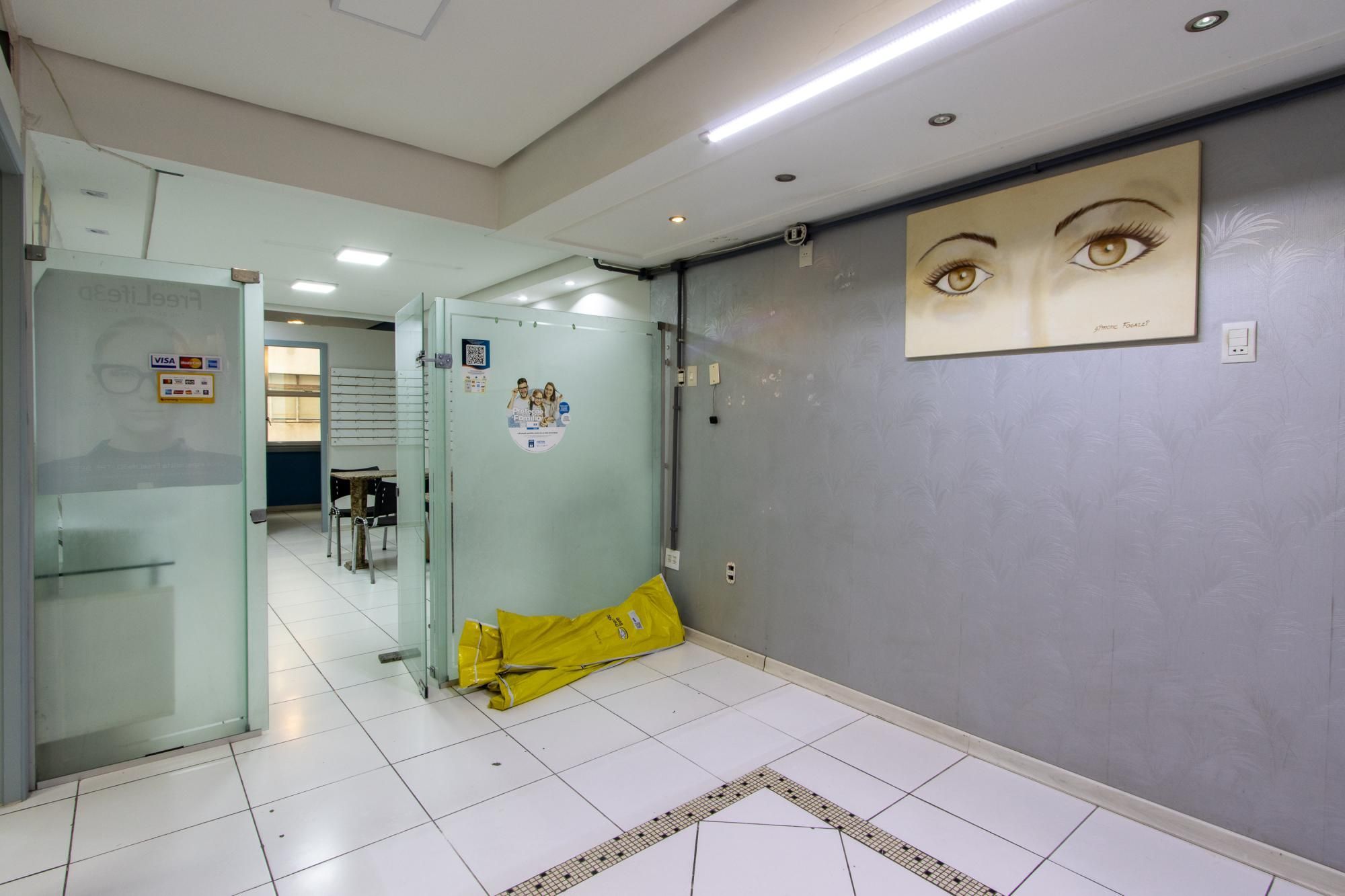 SALA NO CENTRO DE PORTO ALEGRE — foto 4