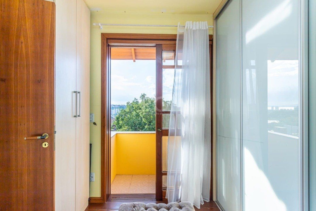 Casa à venda com 3 quartos, 246m² - Foto 15