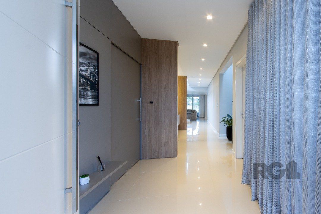 Casa de Condomínio à venda com 4 quartos, 350m² - Foto 4