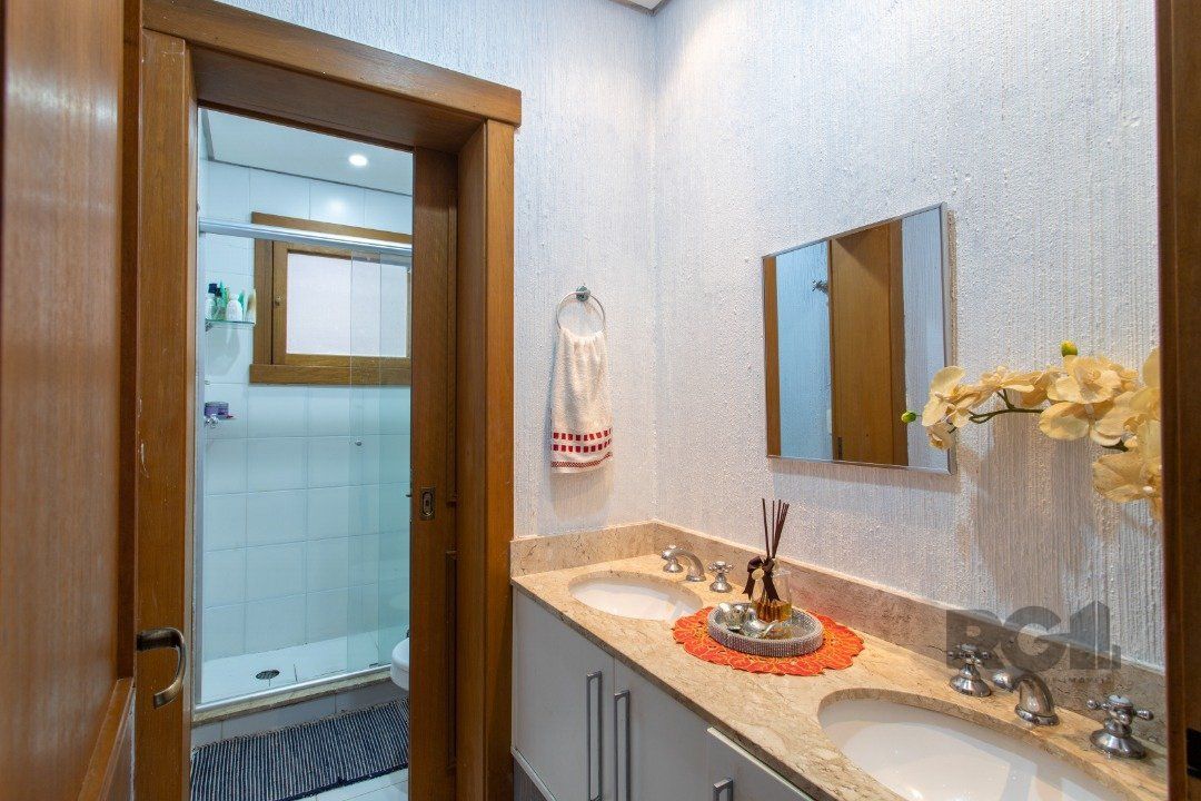 Casa de Condomínio à venda com 4 quartos, 226m² - Foto 37