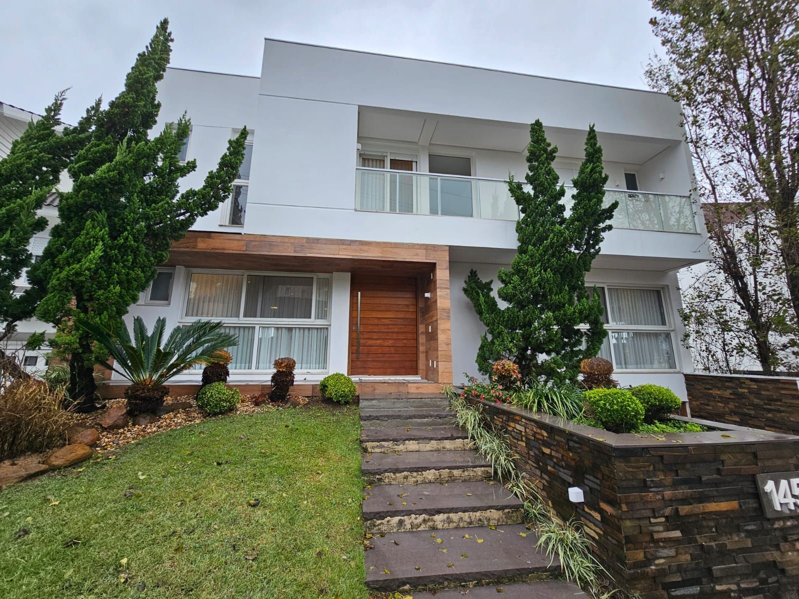 Casa mobiliada e decorada em Condomínio fechado