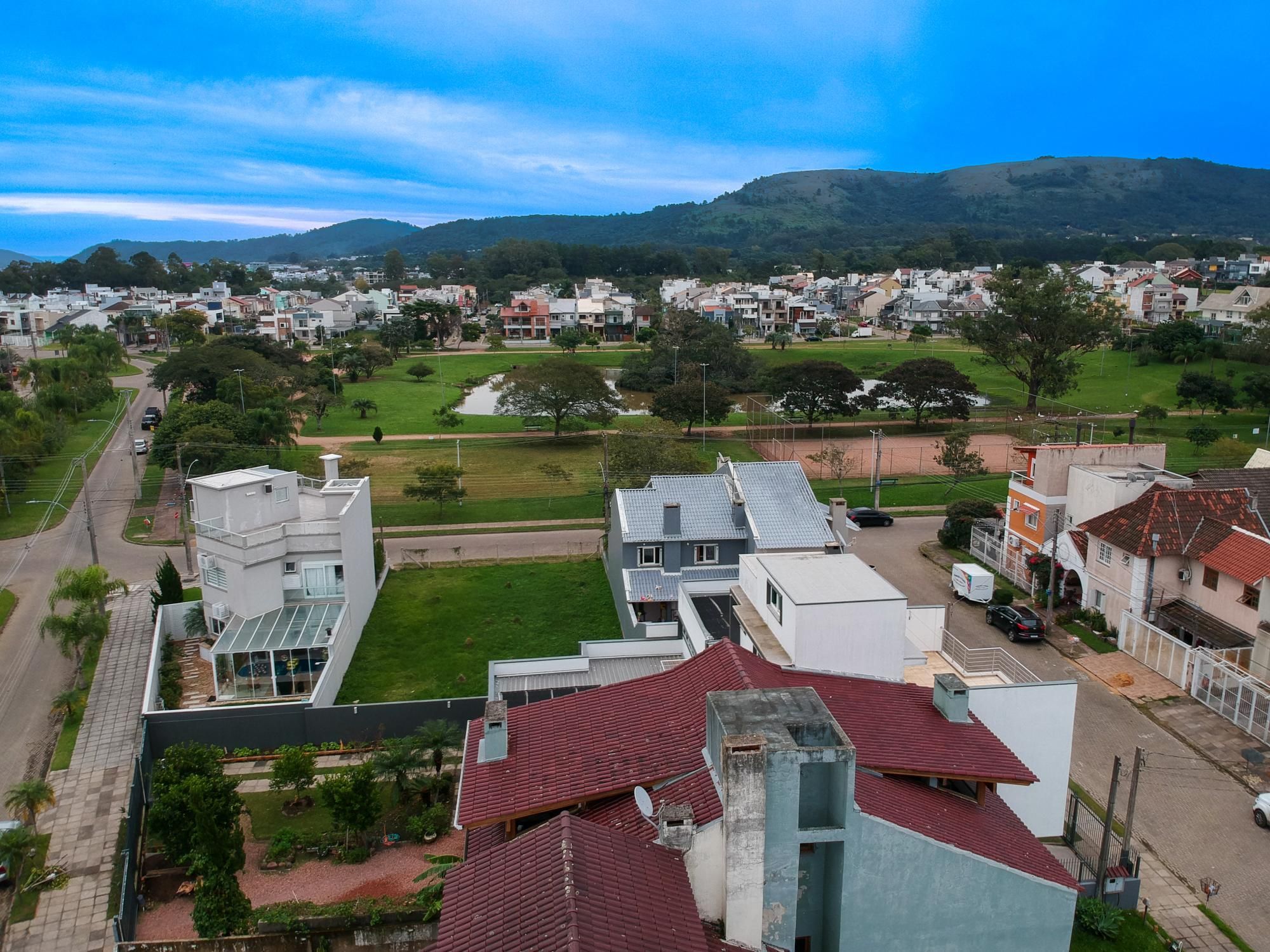 Casa à venda com 4 quartos, 320m² - Foto 5