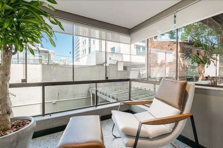 Apartamento à venda com 3 quartos, 208m² - Foto 11
