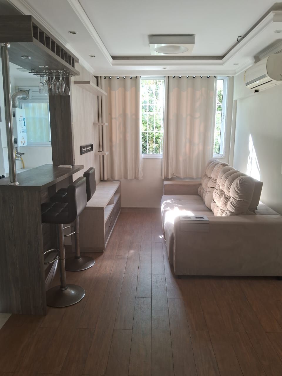 Apartamento de 2 dormitórios, semi mobiliado, com excelente infraestrutura!