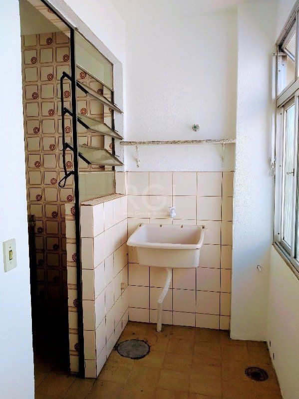 Apartamento à venda com 2 quartos, 75m² - Foto 4