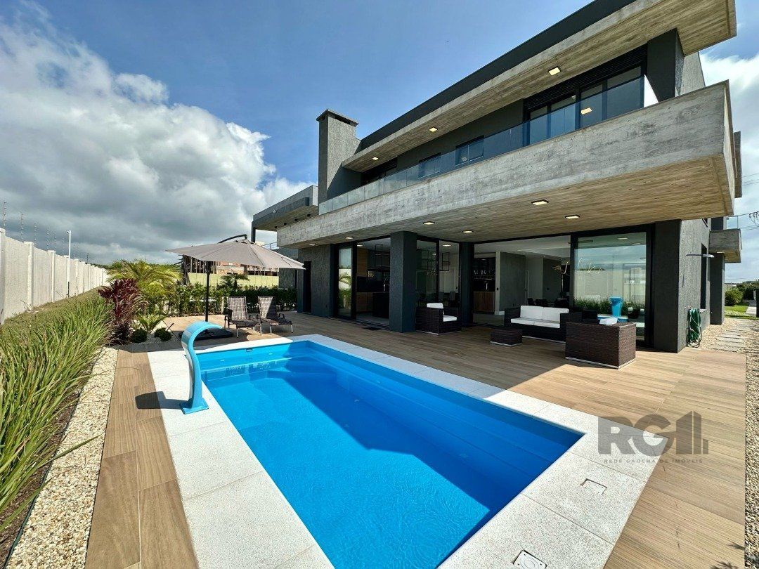 Casa de Condomínio à venda com 5 quartos, 350m² - Foto 1