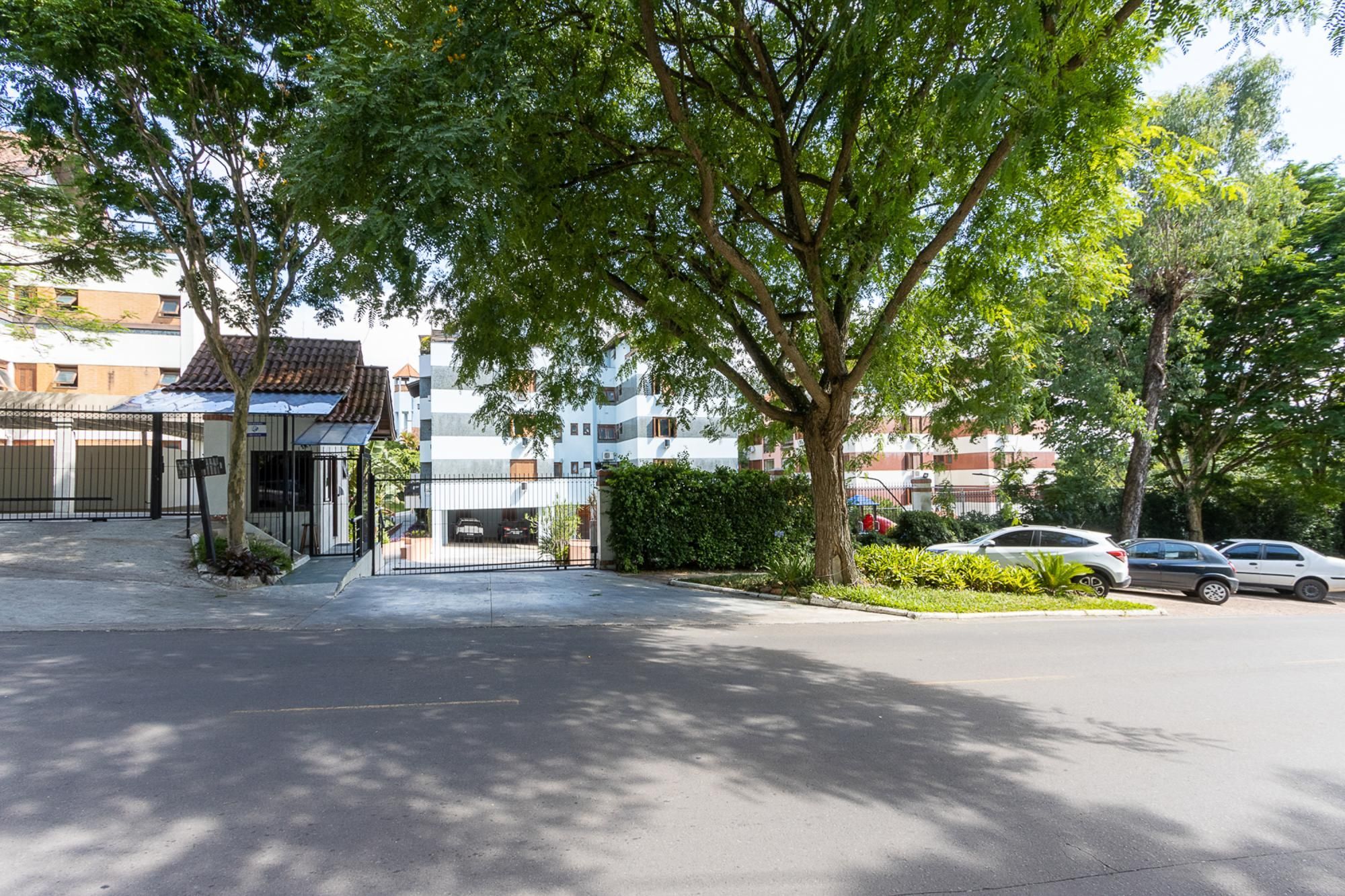 Apartamento, 3 dormitórios no bairro Cavalhada em Porto Alegre para Comprar