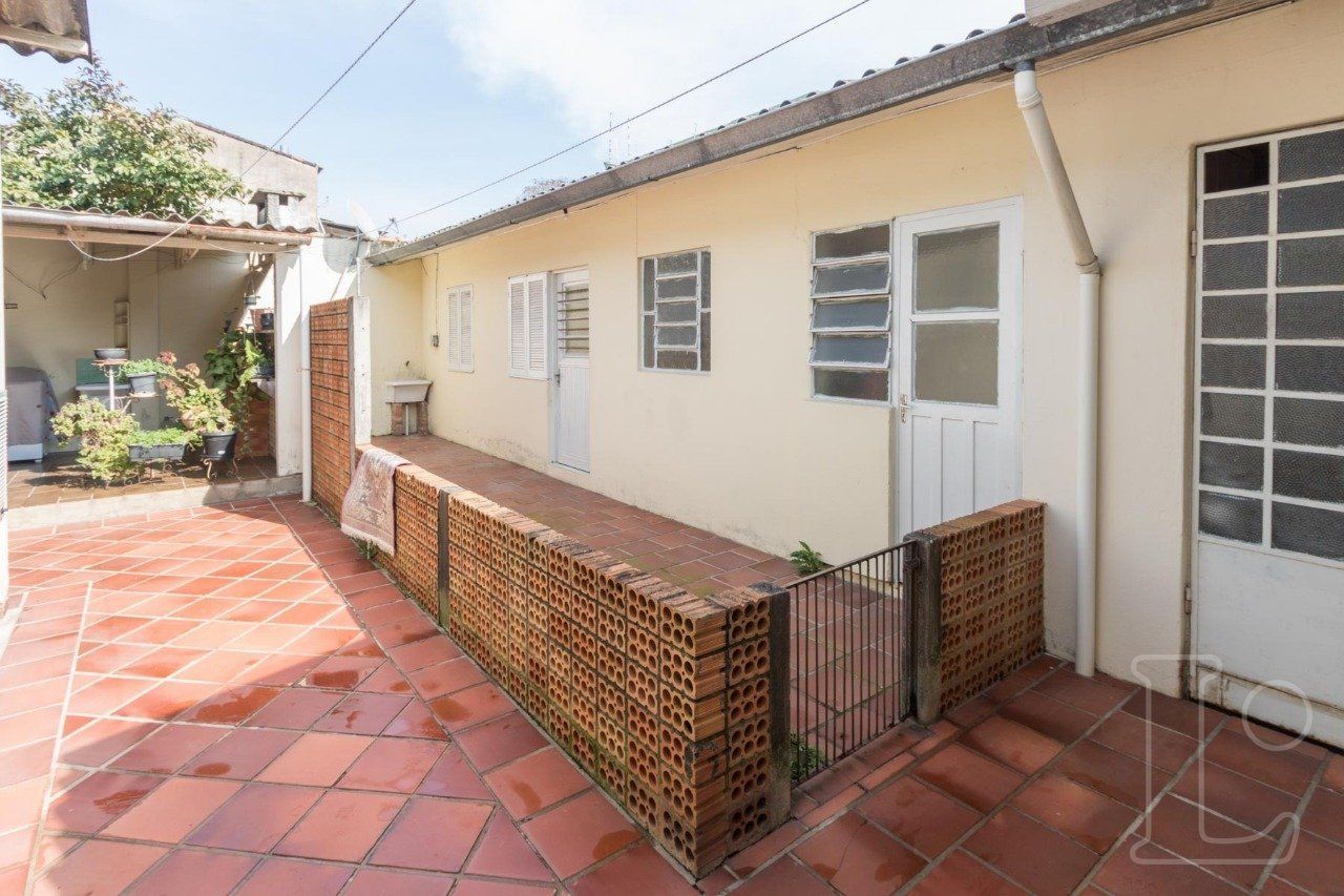 Casa 2 quartos, com anexo - Bairro Tristeza — foto 2