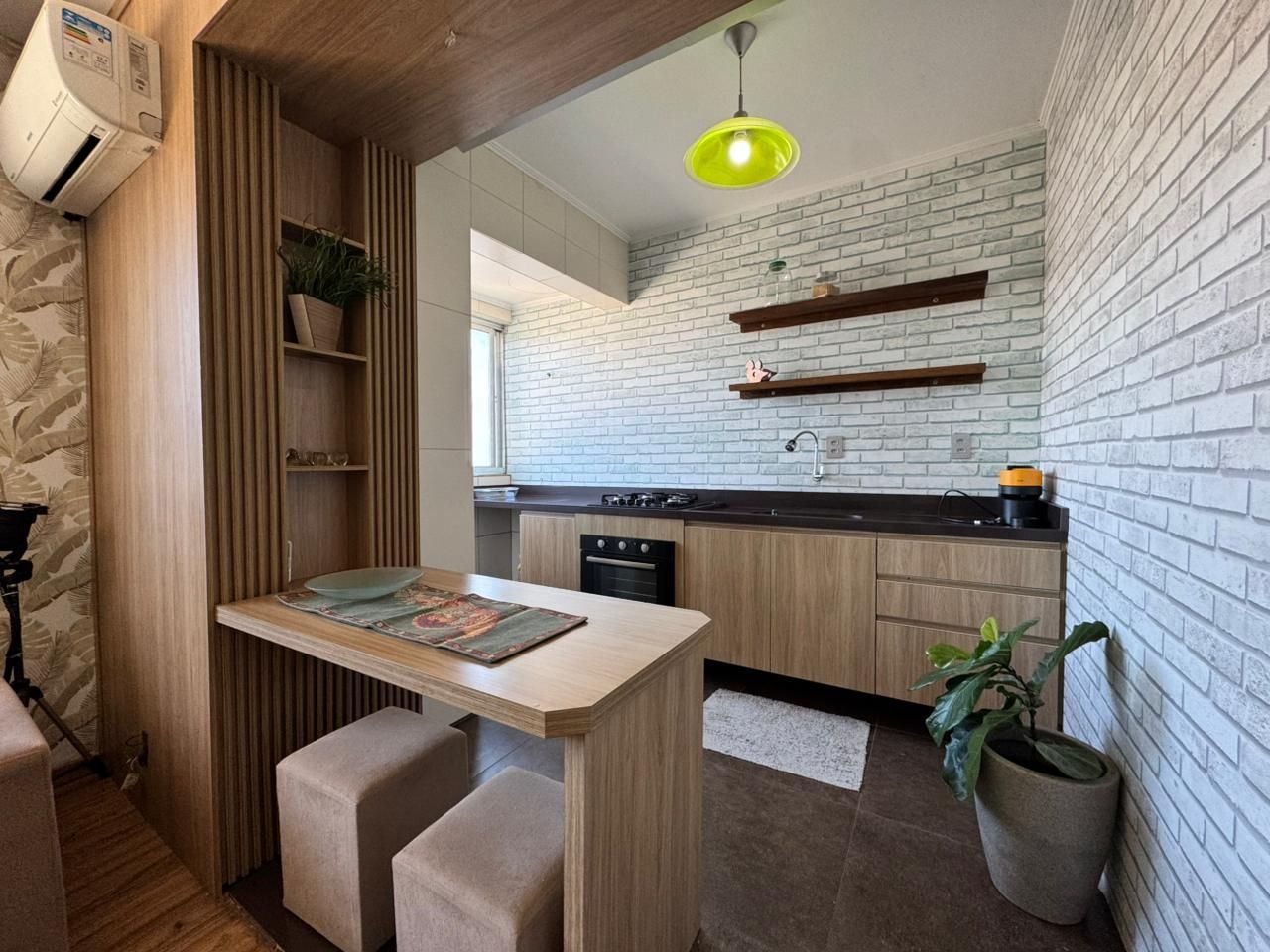 Apartamento de 01 dormitório, semimobiliado — foto 2