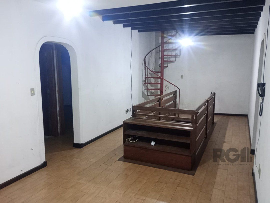 Casa à venda com 5 quartos, 252m² - Foto 7