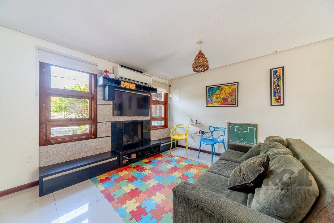 Casa de Condomínio à venda com 3 quartos, 153m² - Foto 2