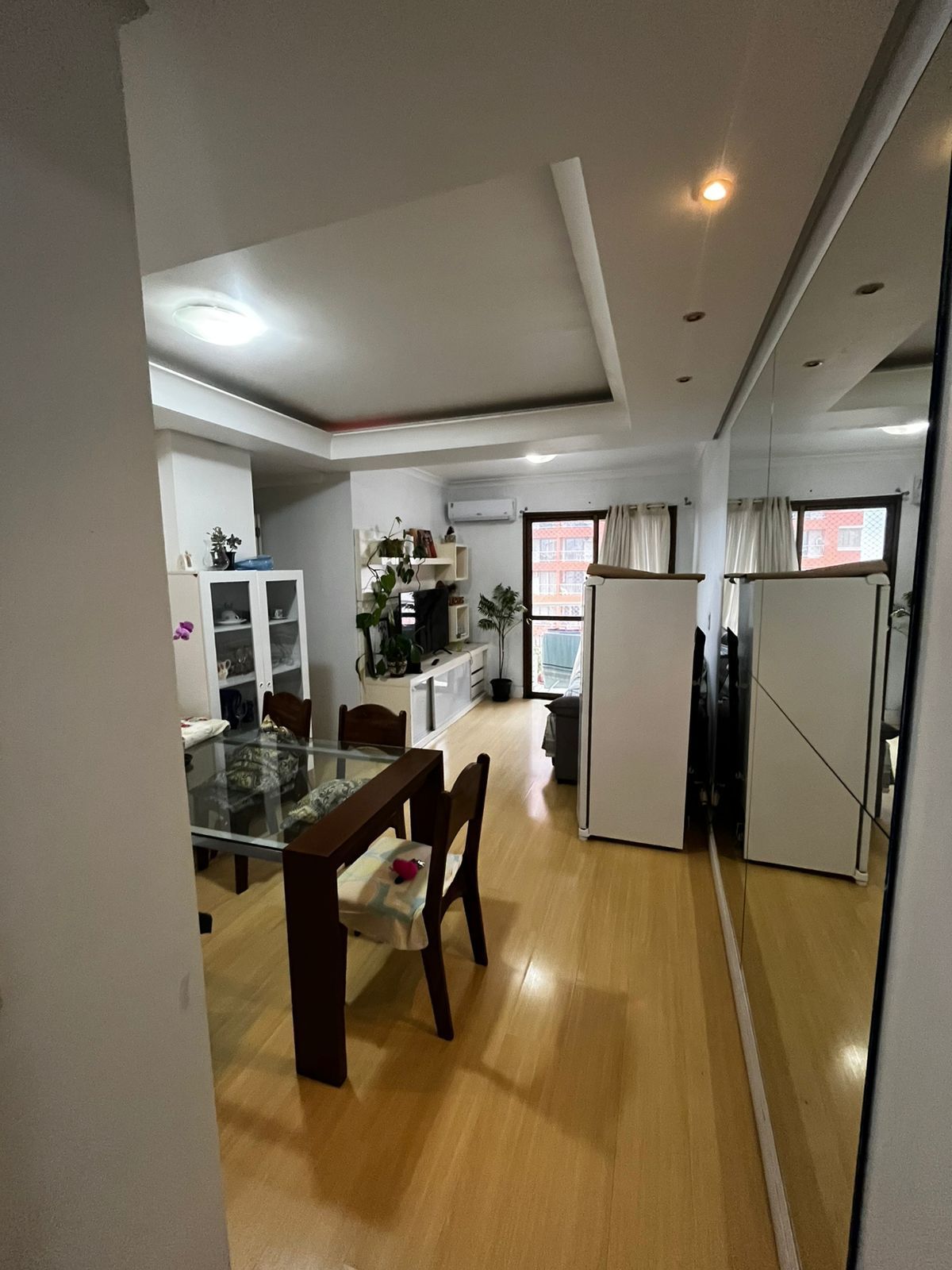 Apartamento à venda com 70m², 3 quartos, 1 suíte, 1 vaga no bairro Cristo Redentor em Porto Alegre