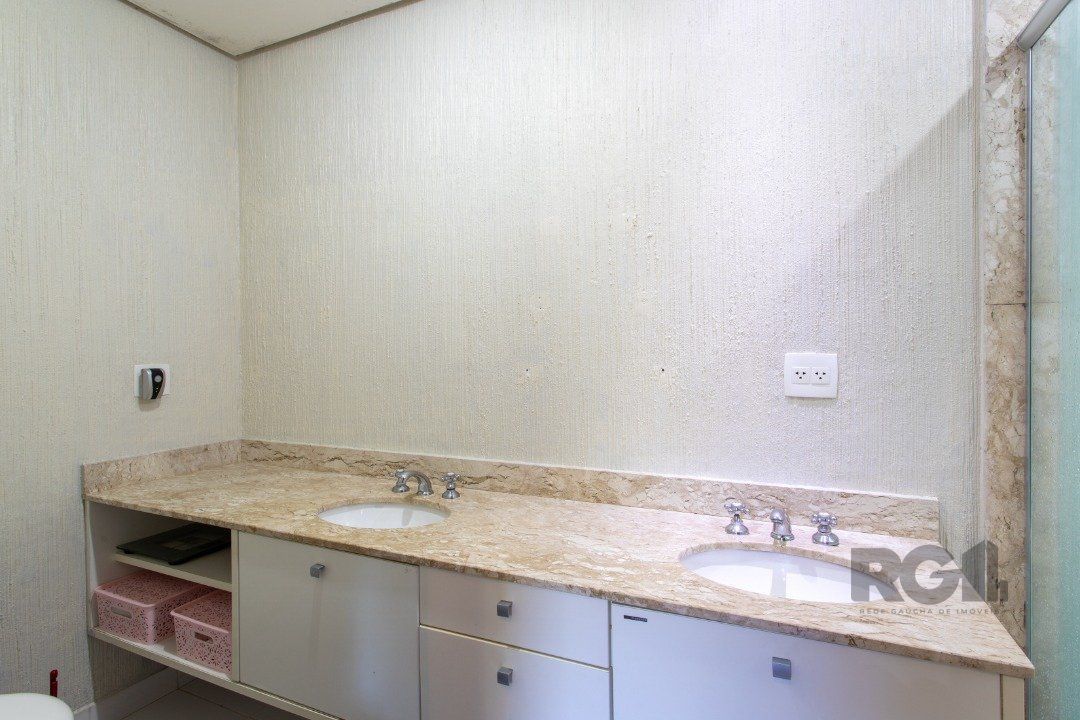 Casa de Condomínio à venda com 4 quartos, 226m² - Foto 33