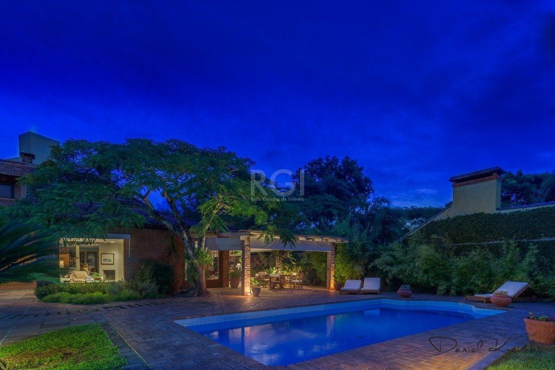 Casa à venda com 5 quartos, 418m² - Foto 2