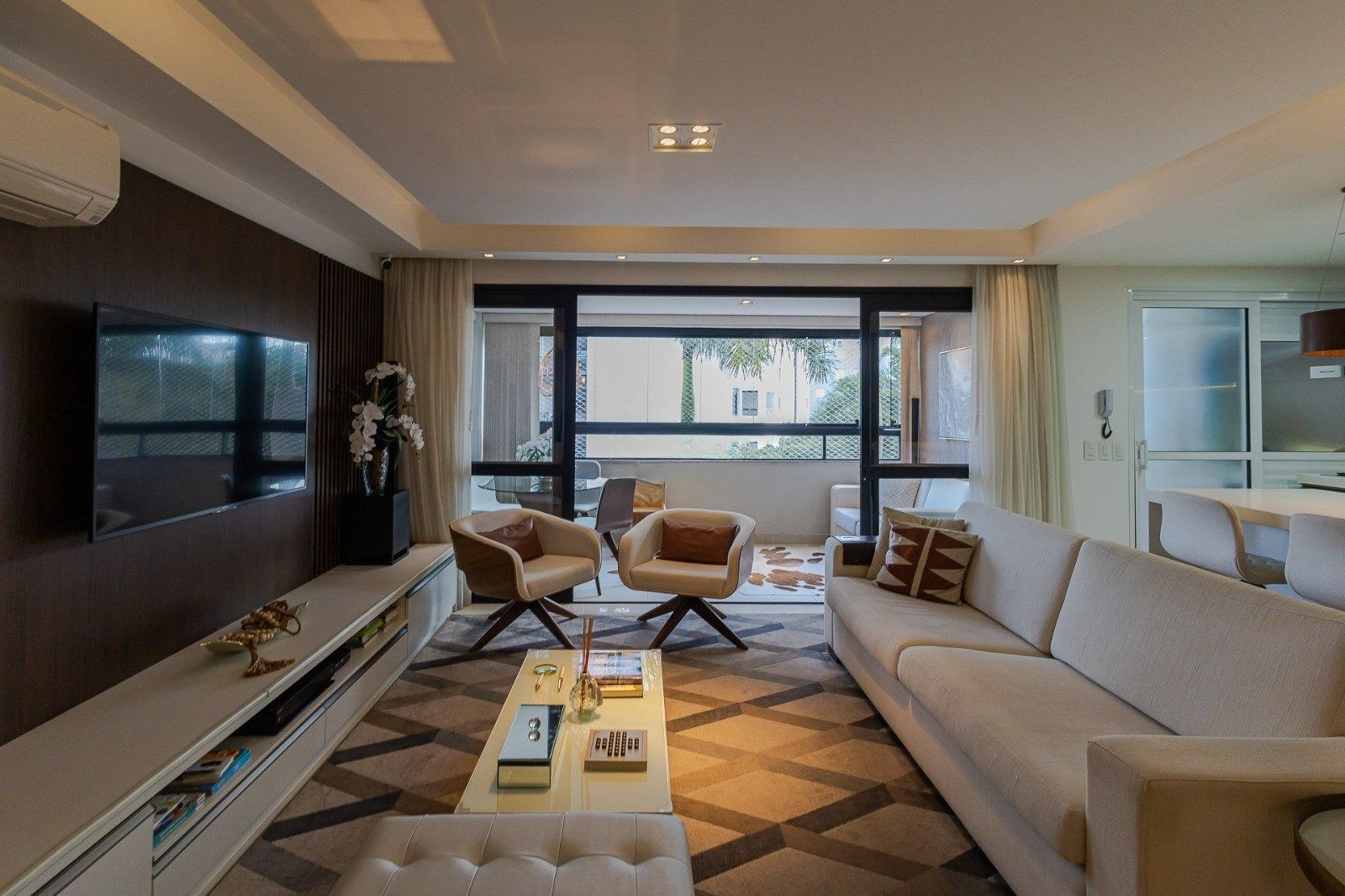 Apartamento à venda com 3 quartos, 137m² - Foto 7