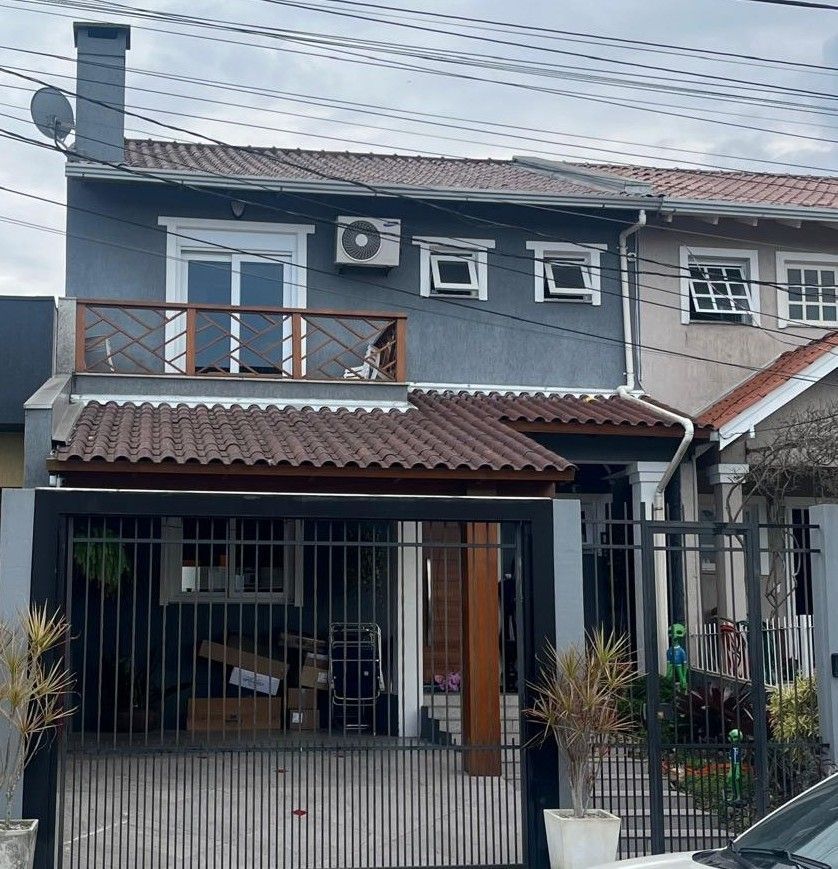 Casa à venda com 124m², 3 quartos, 1 suíte, 1 vaga no bairro Hípica em Porto Alegre