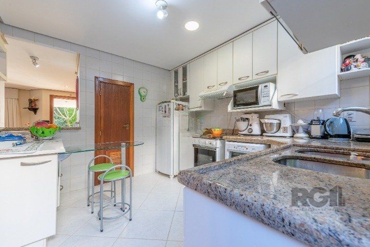 Casa de Condomínio à venda com 3 quartos, 250m² - Foto 9