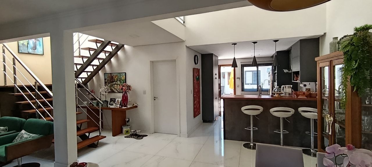 Casa à venda com 4 quartos, 180m² - Foto 6