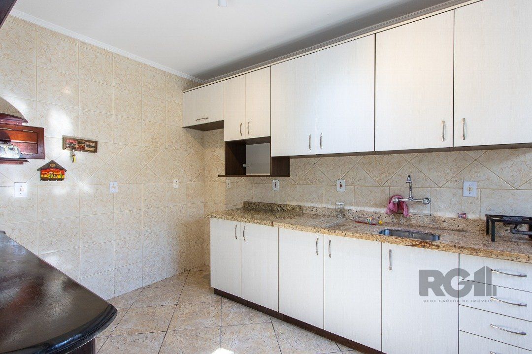 Casa à venda com 3 quartos, 202m² - Foto 11