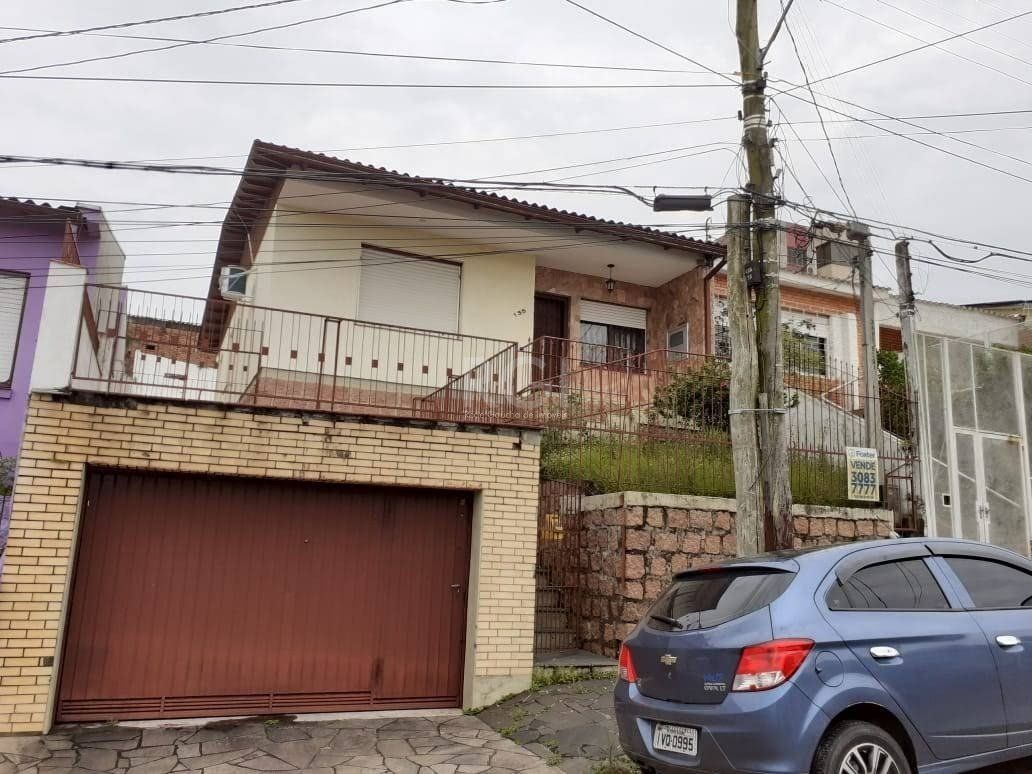 Casa à venda com 130m², 4 quartos no bairro Santa Tereza em Porto Alegre