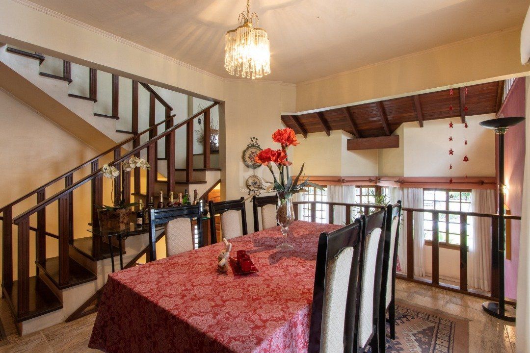 Casa à venda com 5 quartos, 250m² - Foto 11